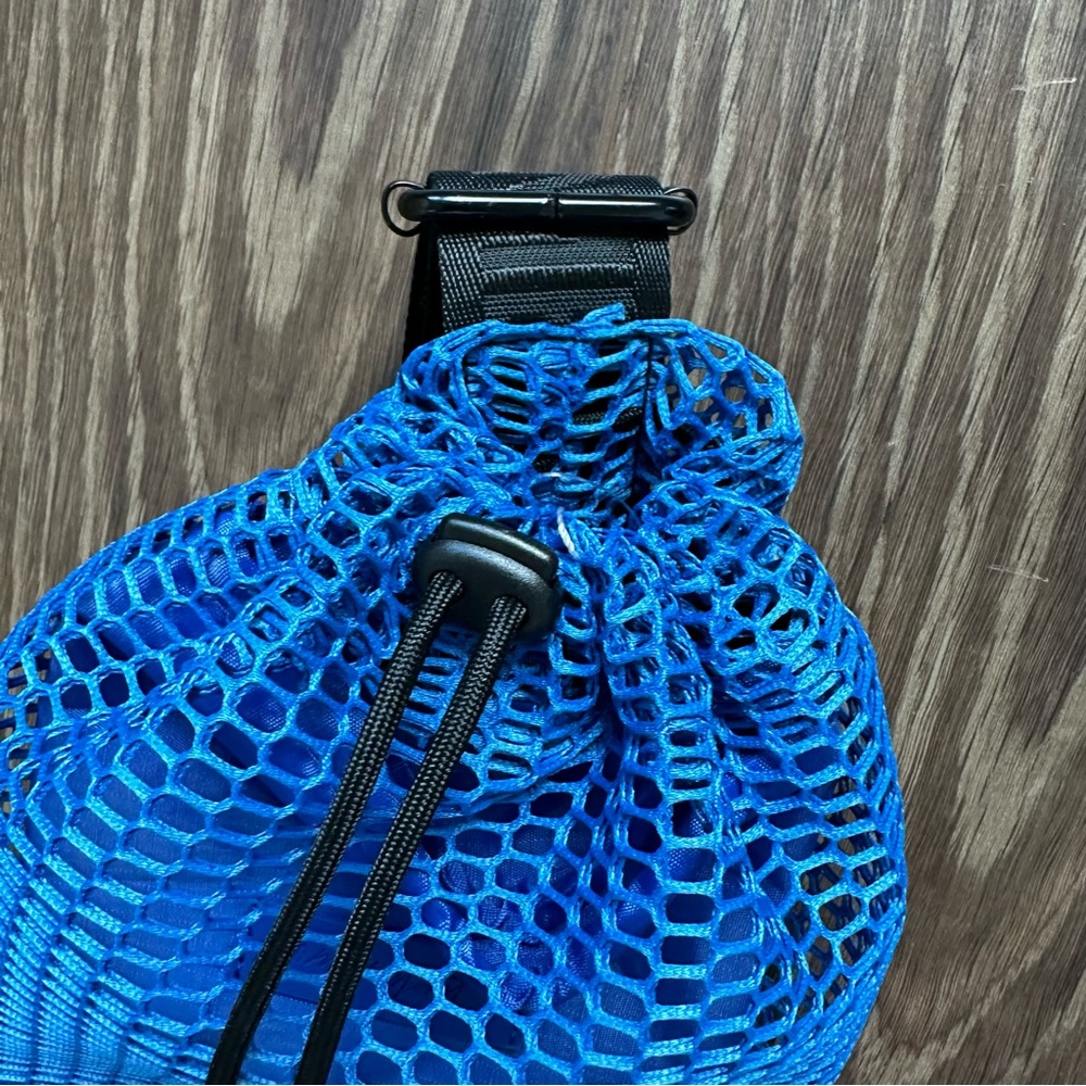 🆕 Free People Unisex Blue Mini Mesh Sling Bag - Picture 3 of 14